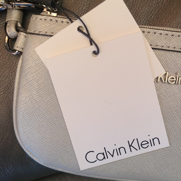 Calvin Klein Wristlet - Picture 5 of 9